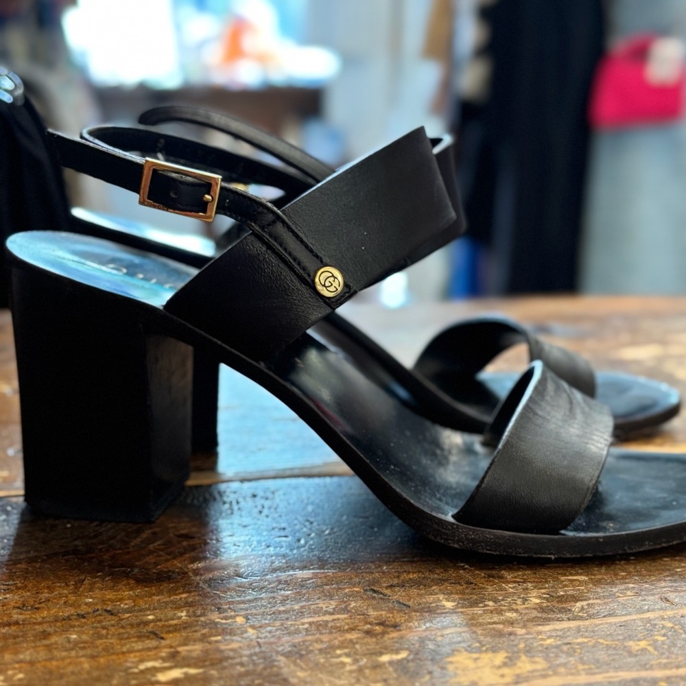 Vintage Gucci Black Leather Strap Block Slingback Sandal Heels Gold Details